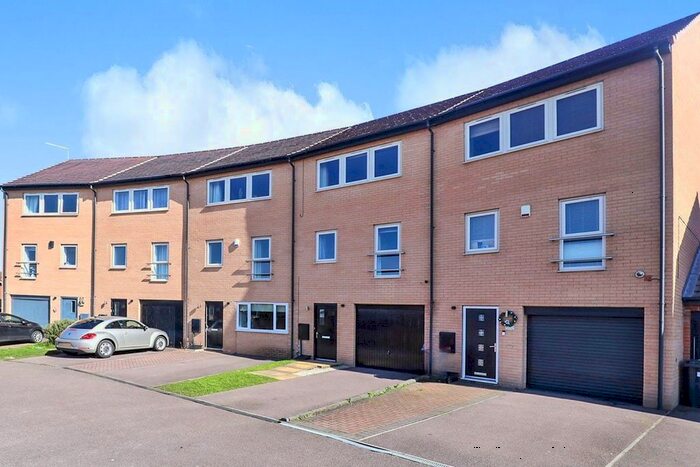 5 Bedroom End Of Terrace House To Rent In Ascot Drive, Laughton Common, Dinnington, Sheffield, S25