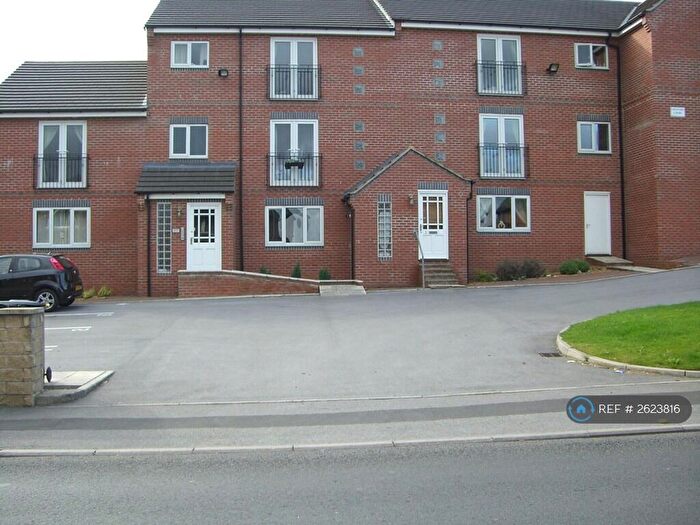 2 Bedroom Flat To Rent In Chantry Court, Morley, Leeds, LS27