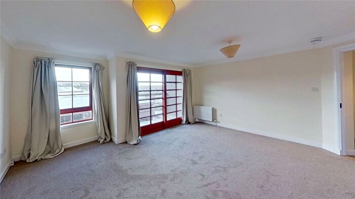2 Bedroom Flat To Rent In Orchard Brae Avenue, Edinburgh, EH4