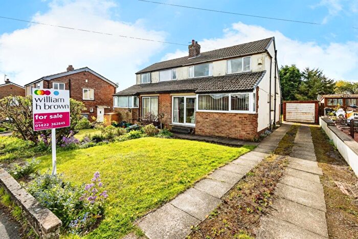 3 Bedroom Semi-Detached House For Sale In Valley Way, Halifax, HX2