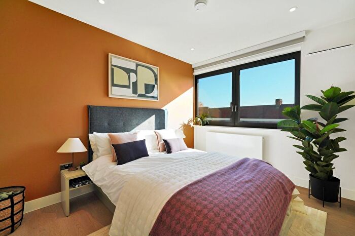 3 Bedroom Flat To Rent In Park Lane, Wembley, HA9
