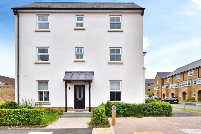 4 Bedroom Detached House For Sale In Green Horse Grove, Maidstone, Kent, ME16