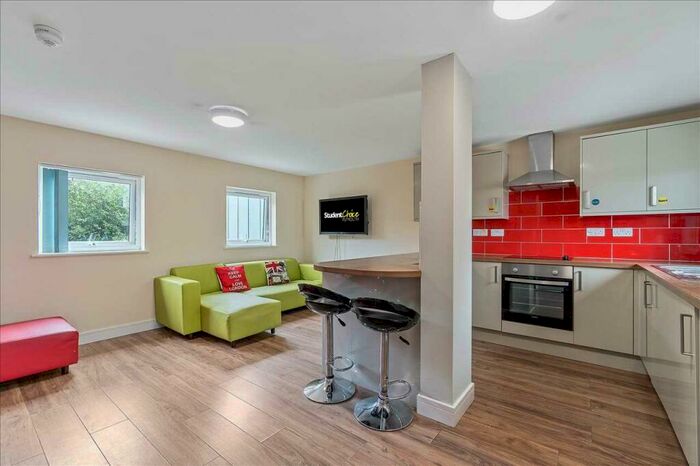 7 Bedroom Apartment To Rent In Houndiscombe Road, Plymouth, PL4