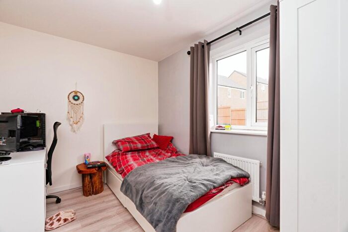 3 Bedroom Town House For Sale In Rowling Hollins, Colne, Lancashire, BB8