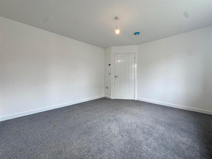 3 Bedroom Detached House To Rent In Hickory Mews, Morley, Leeds, LS27