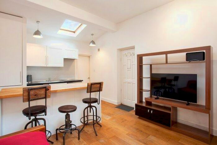 1 Bedroom Property To Rent In Tamworth Street, Fulham, SW6