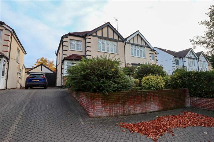 3 Bedroom Semi-Detached House To Rent In Close To Coulsdon Town Centre, CR5