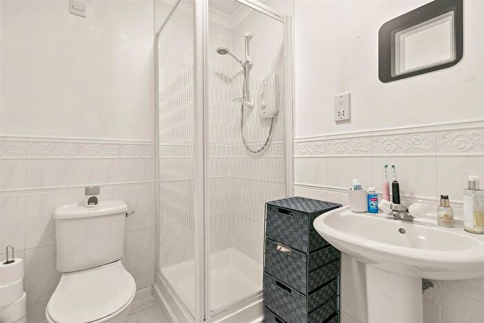 2 Bedroom Flat For Sale In Cornmill Court, Clydebank, G81