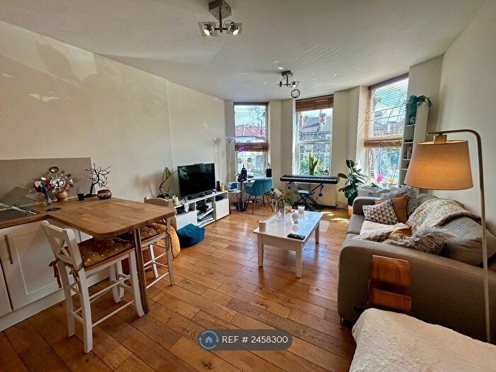 1 Bedroom Flat To Rent In Chesterfield House, St. Andrews, Bristol, BS6