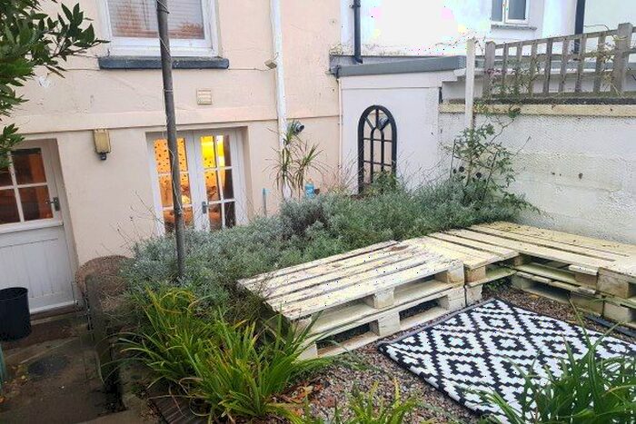 1 Bedroom Studio To Rent In Coulsons, Penzance, TR18