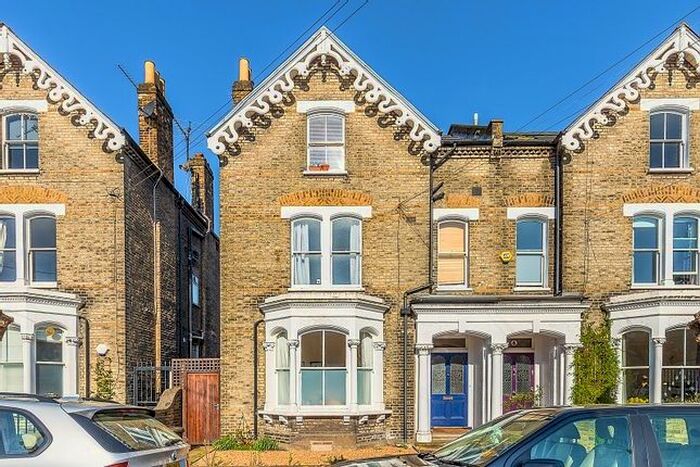 1 Bedroom Flat To Rent In Winthorpe Road, Putney, SW15