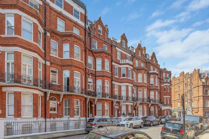 Studio To Rent In Egerton Gardens, London, SW3