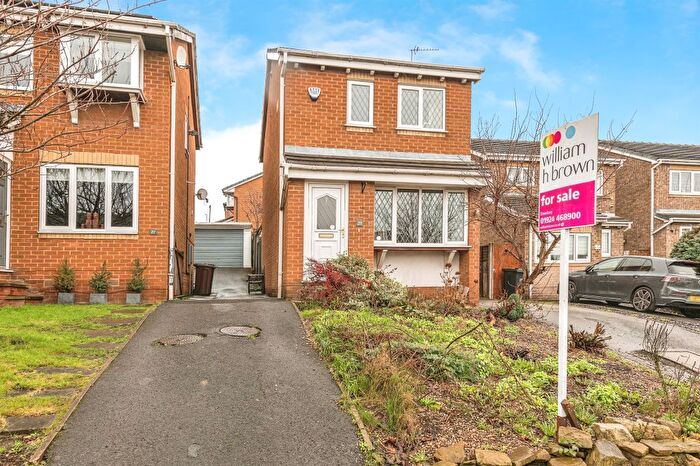 3 Bedroom Detached House For Sale In Heath Road, Dewsbury, WF12