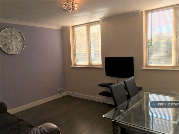 2 Bedroom Flat To Rent In Avenue Road, Leamington Spa, CV31