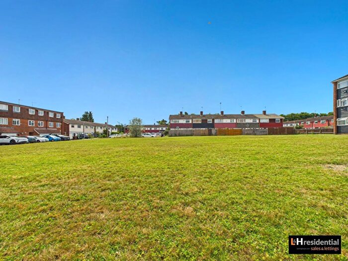 3 Bedroom Flat To Rent In Stratfield Road, Borehamwood, WD6