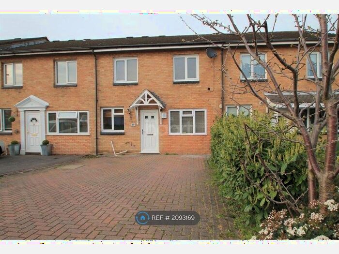 3 Bedroom Terraced House To Rent In Chesham Drive, Basildon, SS15