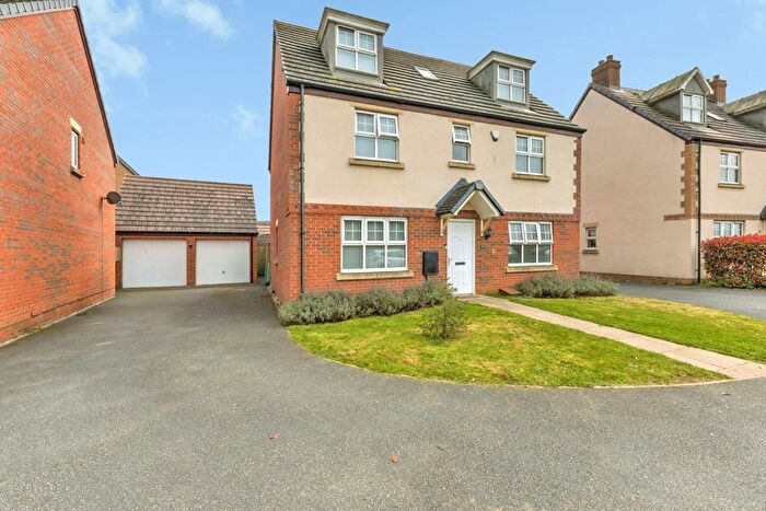 5 Bedroom Town House For Sale In Lee Road, Northampton, Northamptonshire, NN5