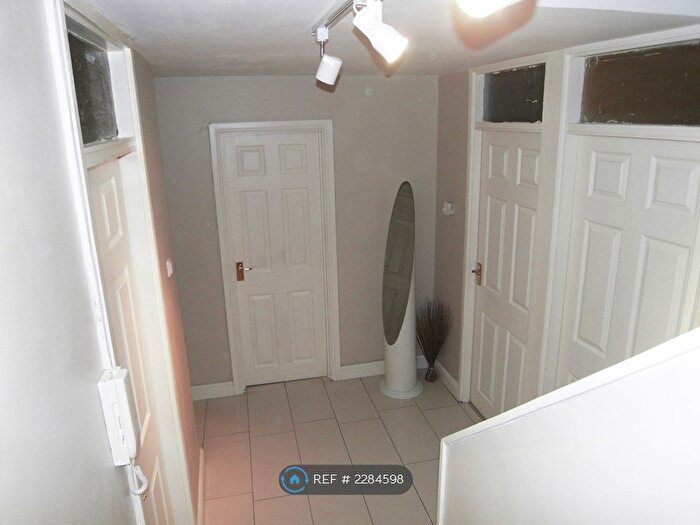 3 Bedroom Flat To Rent In Mountview Road, London, N4