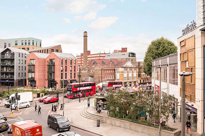 2 Bedroom Flat For Sale In Hardwicks Square, London, SW18