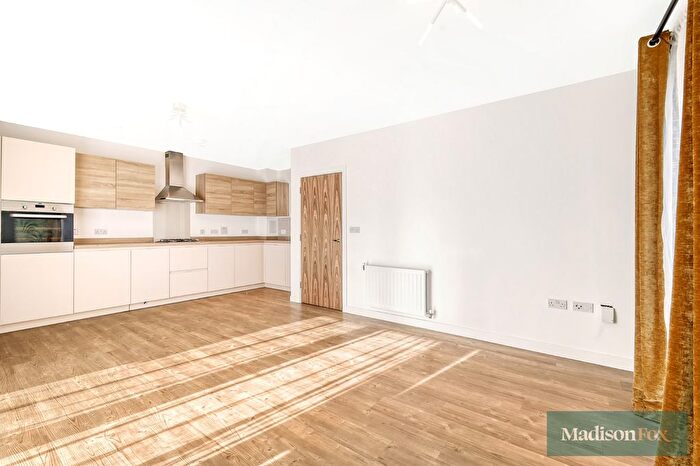 2 Bedroom Flat For Sale In Handley Page Road, Barking, IG11