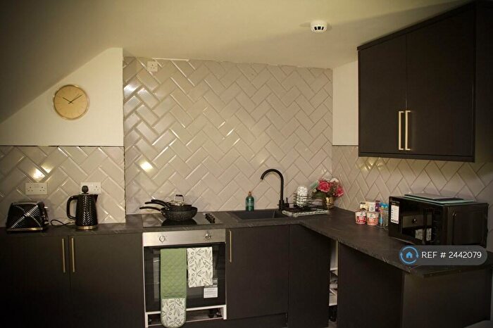 2 Bedroom Flat To Rent In Kingstanding Road, Birmingham, B44