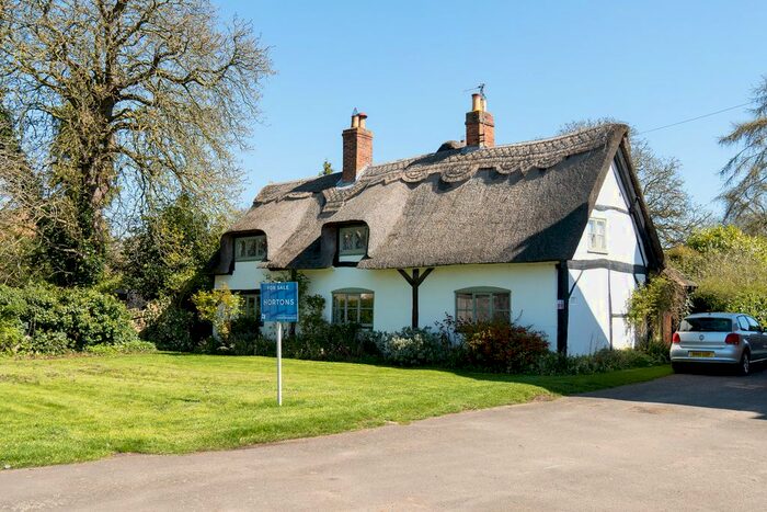 3 Bedroom Detached House For Sale In St Peter's Road, Arnesby, LE8