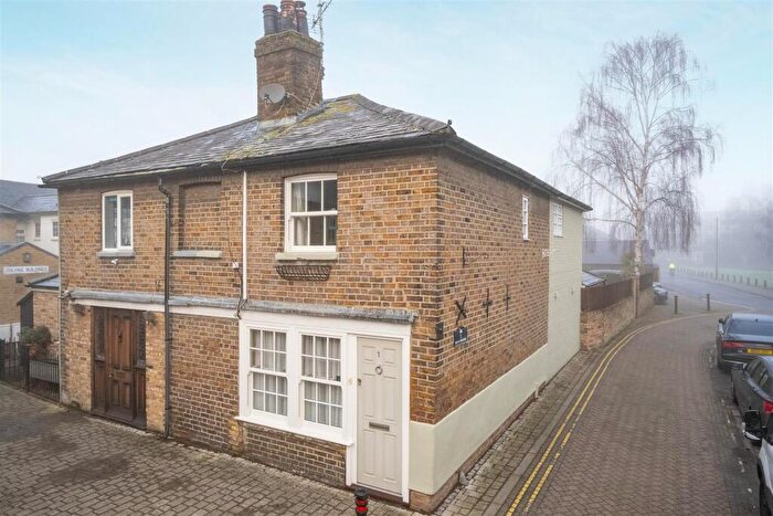 2 Bedroom End Of Terrace House For Sale In Brocas Street, Eton, SL4