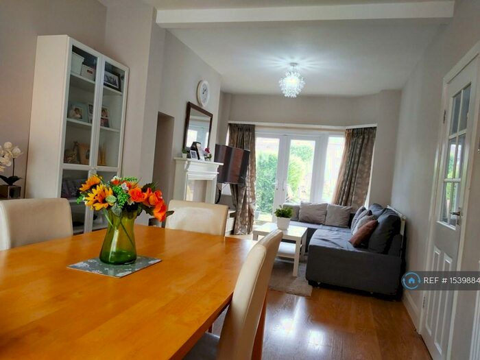 3 Bedroom Semi-Detached House To Rent In Widney Avenue, Birmingham, B29