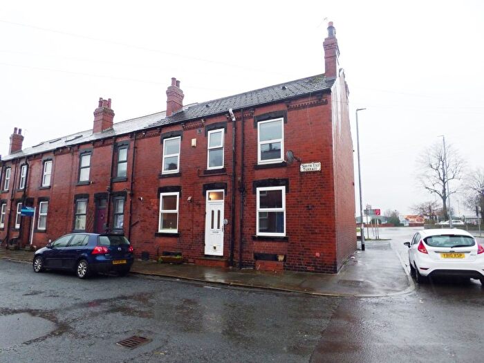 2 Bedroom Terraced House To Rent In South End Terrace, Leeds, LS13