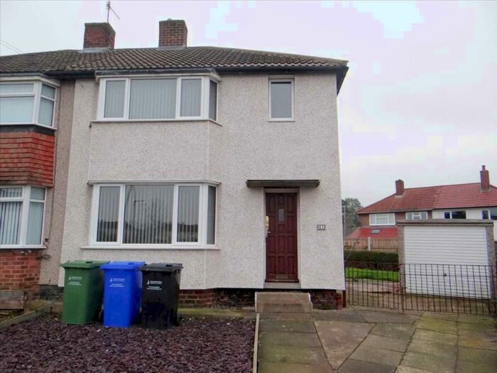 2 Bedroom House To Rent In Roecar Close, S41