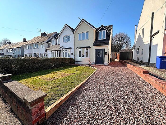 2 Bedroom Property To Rent In Barnett Lane, Stourbridge, DY8