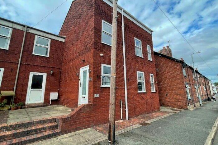 3 Bedroom Property To Rent In High Street, Yr Wyddgrug, CH7