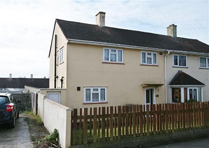 3 Bedroom Semi-Detached House To Rent In Mousehole Road, Paulsgrove, Portsmouth, Hampshire, PO6