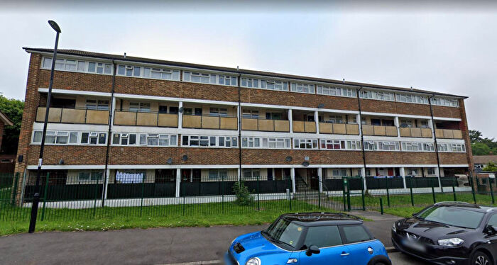 2 Bedroom Maisonette To Rent In Gorse Road, Croydon, Surrey, CR0