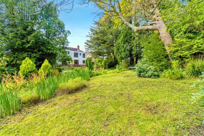 4 Bedroom Detached House For Sale In Bassett Close, Bassett, Southampton, Hampshire, SO16