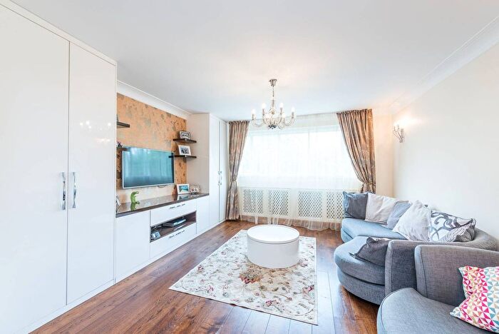 2 Bedroom Flat To Rent In Cromwell Road, South Kensington, London, SW7