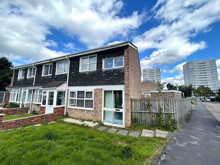 3 Bedroom Semi-Detached House To Rent In Barle Grove, Birmingham, West Midlands, B36