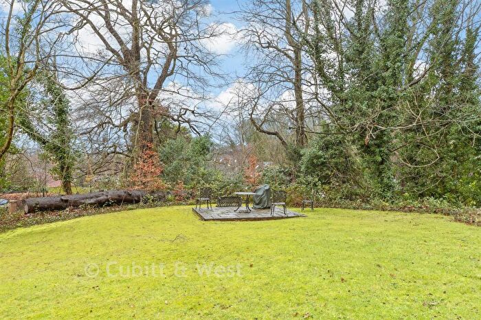 1 Bedroom Apartment For Sale In Downswood, Reigate, Surrey, RH2