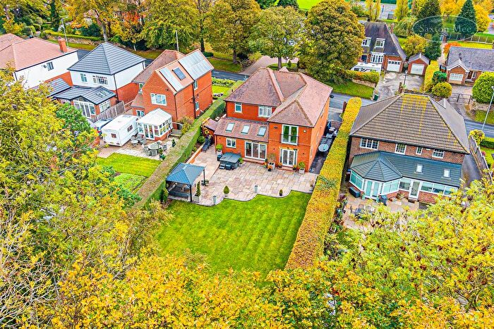 5 Bedroom Detached House For Sale In Hawshaw Lane, Hoyland, Barnsley, S74