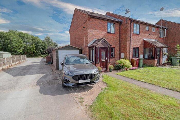 2 Bedroom Terraced House For Sale In Outgate, Scunthorpe, DN17