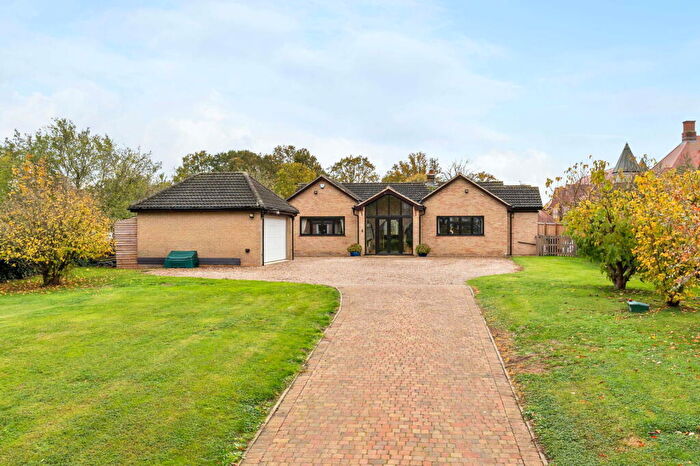 4 Bedroom Detached Bungalow For Sale In East Hanningfield Road, Sandon, Chelmsford, CM2