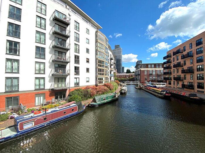2 Bedroom Property To Rent In Canal Square, Birmingham, B16