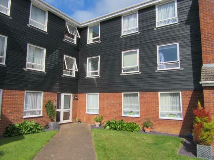 2 Bedroom Flat To Rent In Old Station Way, Shefford, SG17