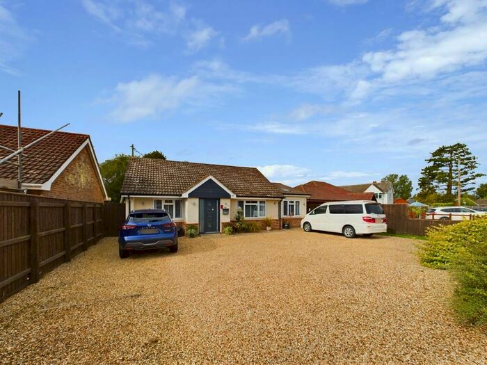 4 Bedroom Detached Bungalow For Sale In The Cottons, Outwell, Wisbech, PE14