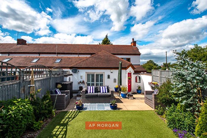 3 Bedroom Detached House For Sale In Sharpway Gate, Stoke Prior, Bromsgrove, Worcestershire, B60