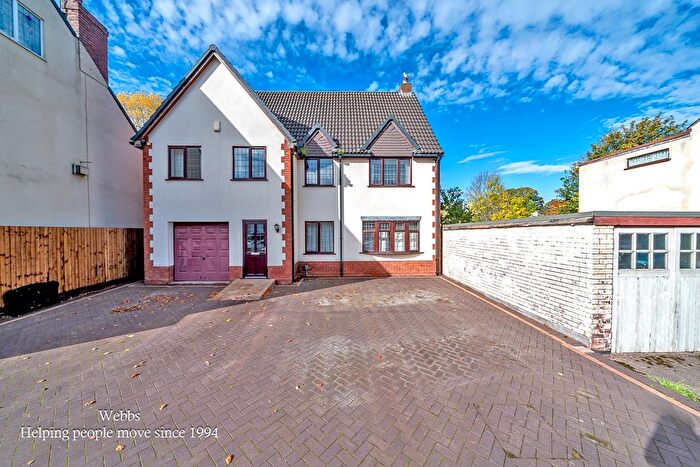 4 Bedroom Detached House For Sale In Beechtree Road, Walsall, WS9