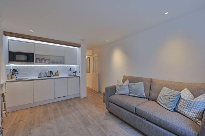 1 Bedroom Flat To Rent In Ebury Bridge Road, Belgravia, London, SW1W