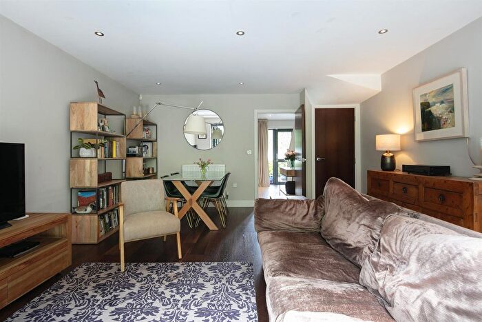 3 Bedroom Terraced House For Sale In Glenton Mews, Nunhead, SE15