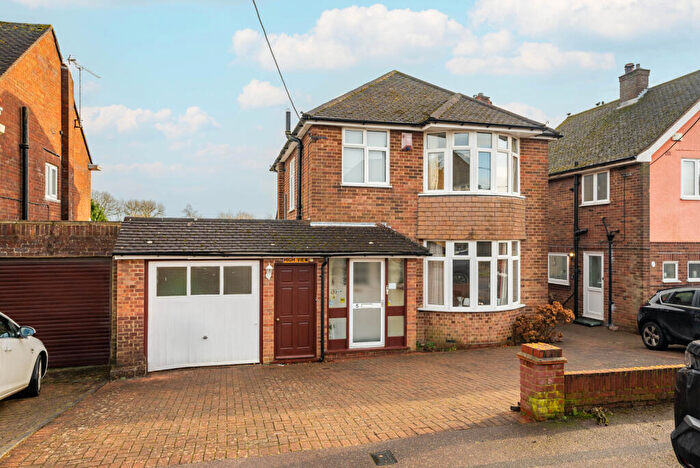 3 Bedroom Detached House For Sale In Elaine Gardens, Woodside, Luton, Bedfordshire, LU1