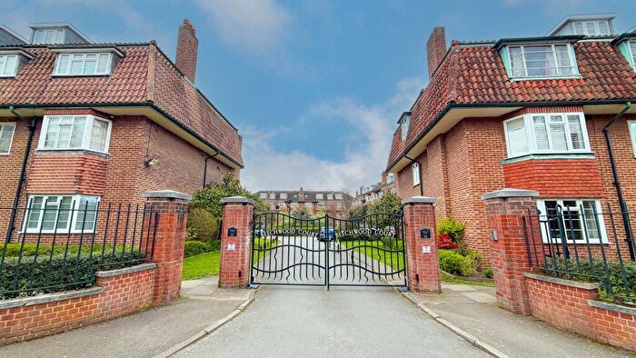 2 Bedroom Apartment For Sale In West Street Lane, Carshalton, Surrey., SM5